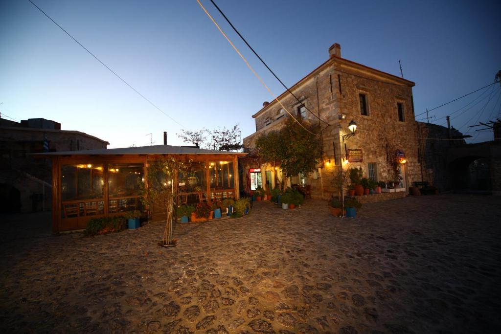 Pyrgos Houses And Restaurant Avgonima Екстер'єр фото